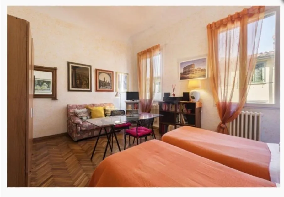 Tre Gigli Firenze Apartment, 5 Minutes From Station, Via Palazzuolo 55 0*, Florence Italy
